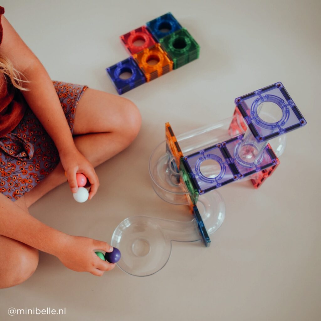 Circuit pastel cu bile 110 piese Cleverclixx